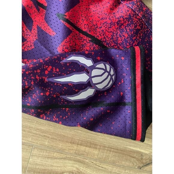 Mitchell & Ness Toronto Raptors Shorts Mens XLarge Swingman Red Purple 19… - Picture 4 of 4